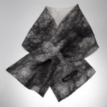 Cache-cou alpaga / foulard simple : feutré en alpaga naturel : couleur marbré gris sur blanc